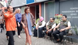 Menteri Australia Kunjungi BPBD Jatim, Coba Simulator Gempa dan Puji Edukasi Kebencanaan