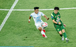 Gol Menit 92 Hancurkan Persebaya di Kandang