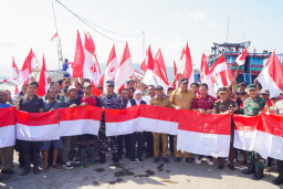 Khofifah Gulirkan Bantuan Bernilai Ratusan Juta untuk Nelayan Pacitan