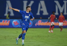 Lucho Senang Bawa PERSIB Lolos, Tapi Akui Perlu Banyak Perbaikan