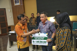 Pemprov Jateng Kucurkan Rp61 Miliar untuk Pekalongan, Fokus Pulihkan Layanan Publik Pasca Kebakaran