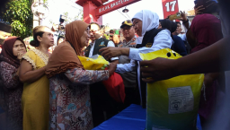 Pasar Murah Kembali Digelar, Pemprov Jatim Ringankan Beban Warga Bulak Banteng