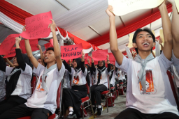 Semangat Merah Putih Menyala di PKKMB Untag Surabaya 2025