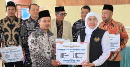 Khofifah Gerak Cepat Salurkan Ribuan Paket Sembako untuk Warga Bawean