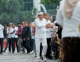 Dedi Mulyadi Serahkan SK Kepala Sekolah: Dekat Rumah, Kinerja Makin Efektif