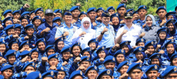 SMA Taruna Jatim Gelar Pembaretan Serentak, Gubernur Khofifah Pimpin Langsung Upacara