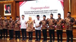 Setetes Darah, Sejuta Harapan: 604 Pendonor Sukarela Raih Penghargaan di Grahadi