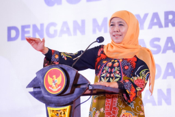 Khofifah Minta Warga Semeru Utamakan Keselamatan, Hindari Ambil Gambar dari Jarak Berbahaya