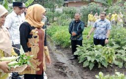 Gubernur Khofifah Dorong Sekolah Jadi Pusat Ketahanan Pangan Lewat Program 'SIKAP'