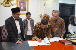 Tingkatkan Layanan Pengelolaan Keuangan Haji, Bank Jatim Tandatangani MoU dengan Kementerian Haji dan Umrah RI