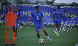 ChatGPT said:  Persib Kembali Panas di Tengah Hujan: Latihan Perdana Usai Libur Panjang Diselimuti Semangat