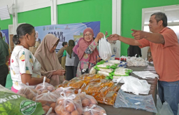 Bakorwil III Malang dan Pemkot Surabaya Gelar Pasar Murah Tekan Inflasi Jelang Tahun Baru