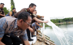 Pemkot Surabaya Terima Aset Waduk Rp176 Miliar, Resmi Jadi Taman Tirtha Adhyaksa