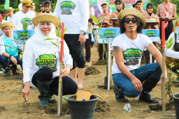 Dari Pesisir Pacitan, Kolaborasi Jatim Menjaga Mangrove Hadapi Perubahan Iklim