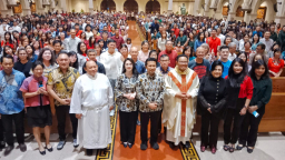 Wagub Emil Hadiri Misa Malam Natal Perdana di Paroki Santo Yakobus, Tegaskan Komitmen Jatim Berkah untuk Semua Umat