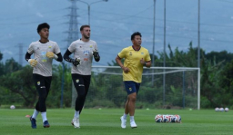 PERSIB Panaskan Mesin Jelang Hadapi Borneo FC, Tolic Pimpin Latihan di Tengah Absennya Hodak