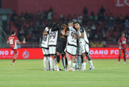 Dari Padang ke Senayan, Persija Menjawab Luka dengan Tekad Baja