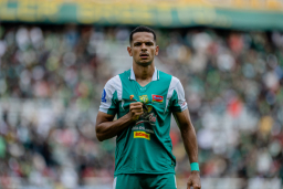 Persebaya Tancap Gas, Persijap Tertekan di 45 Menit Awal