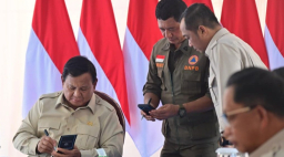 Prabowo Tegaskan Negara Mampu Tangani Bencana Tanpa Status Nasional