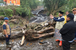 Tinjau Banjir Lereng Slamet, Taj Yasin Dorong Penguatan Hutan Lindung