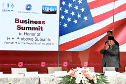 Diplomasi Ganda Prabowo di Washington: Ekonomi Diperkuat, Perdamaian Didorong