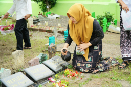 Lia Istifhama Awali Ramadan dengan Ziarah, Tegaskan Makna Cinta dan Doa