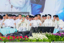 Khofifah Dampingi Presiden Prabowo Hadiri Mujahadah Kubro Satu Abad NU di Malang