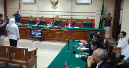 Khofifah Penuhi Panggilan KPK, Tegaskan Komitmen Hormati Proses Hukum