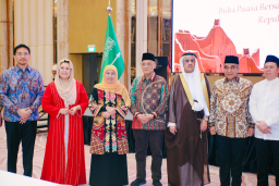 Khofifah Hadiri Buka Puasa Kedubes Arab Saudi, Perkuat Silaturahmi dan Hubungan Bilateral