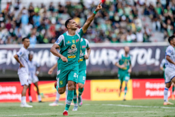 Luka di Gelora Bung Tomo: Harga Diri Persebaya Dipertaruhkan di Jepara
