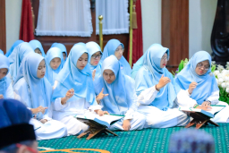 Khotmil Qur’an di Grahadi, Khofifah Libatkan Komunitas Tuli Mengaji