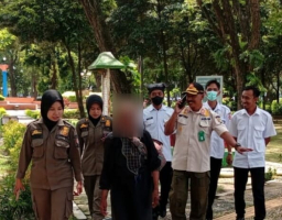 Satpol PP dan Dinsos Bojonegoro Tertibkan PPKS, Tiga Orang Diamankan ke Shelter