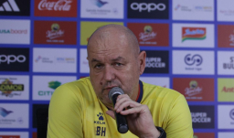 Misi Tiga Poin di Surabaya, Persib Datang dengan Wajah Baru