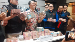 Kejati Jatim Bongkar Korupsi Perizinan ESDM, Tiga Pejabat Jadi Tersangka