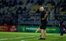 Dominan Tanpa Hasil, Persebaya Tumbang di Kandang Sendiri