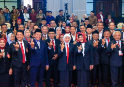 Bank Jatim Melejit 2025, Khofifah Indar Parawansa Tegaskan Peran Kunci Dongkrak Ekonomi Jatim