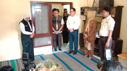 Bedah Rumah Penjaga Sekolah, Khofifah Tegaskan Zakat ASN Harus Berdampak Nyata