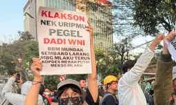 Aksi #IndonesiaSekarat Gunakan Meme Berbahasa Arek sebagai Media Kritik Pemerintah