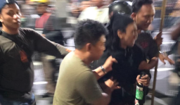 Demo #IndonesiaSekarat di Surabaya Berakhir Ricuh, Puluhan Orang Diamankan Polisi
