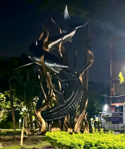 Kilau Emas Sura dan Baya, Simbol Optimisme Baru Kota Surabaya Menuju Masa Depan