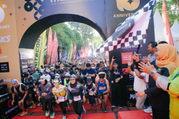 Khofifah Lepas Ribuan Pelari MANTRA116, Sport Tourism Jatim Kian Mendunia