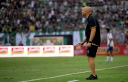 Tavares Utamakan Evaluasi Tim Usai Persebaya Ditahan Imbang PSIS