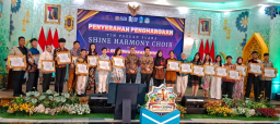 Pemprov Jatim Beri Penghargaan 18 Murid Berprestasi Internasional, Sukses Harumkan Nama Indonesia di China