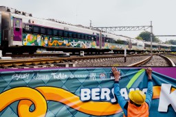 Dukung Industri Kreatif, KAI dan Kemenparekraf Hadirkan Karakter Komik Lokal di Stasiun dan Gerbong Kereta