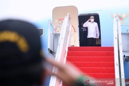 Jokowi Tinjau Vaksinasi Massal di Yogya