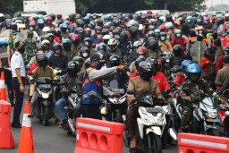 PSBB, Surabaya Macet Total, Potensi Penyebaran Visrus Makin Terbuka
