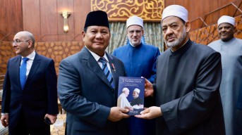 Harmoni Dua Dunia: Presiden Prabowo Bertemu Grand Syekh Al-Tayeb di Al-Azhar