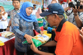 Gubernur Khofifah Ajak Bijak Pakai Air dan Pertahankan Jatim Lumbung Pangan