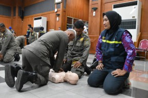 Satpol PP Surabaya Ikuti Pelatihan Bantuan Dasar Hidup untuk Tingkatkan Respons Kegawatdaruratan
