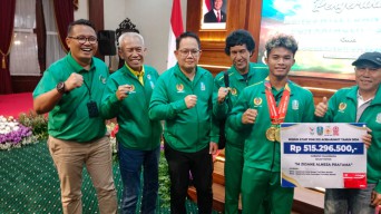 Pemprov Jatim Apresiasi Atlet PON XXI dengan Bonus Fantastis Rp160 Miliar